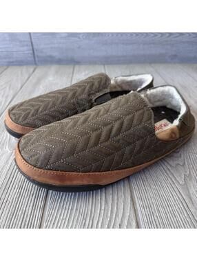 OluKai Hanohano Green Waxed Canvas Wool Shearling Slippers Shoes Mens Size 9